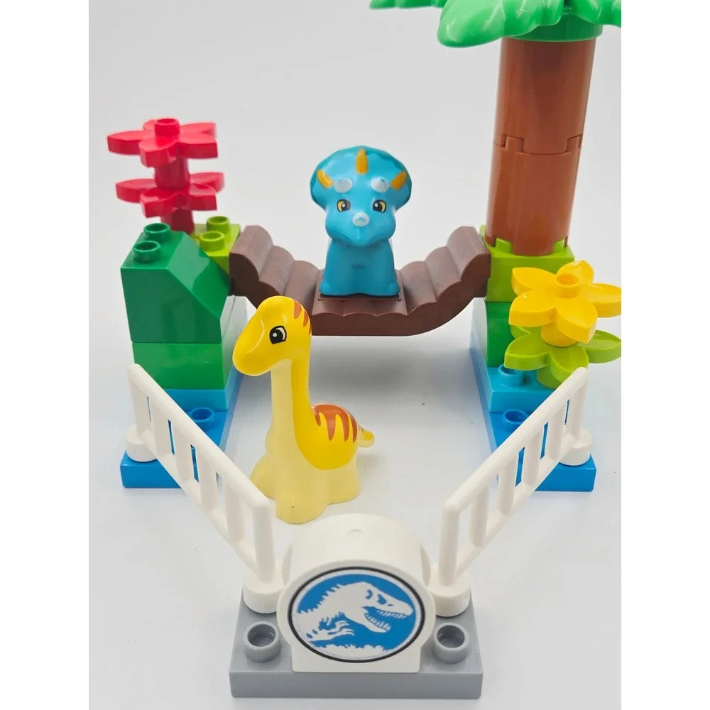 LEGO Duplo Jurassic World Gentle Giants Petting Zoo 10879 Dinosaur Set Figures